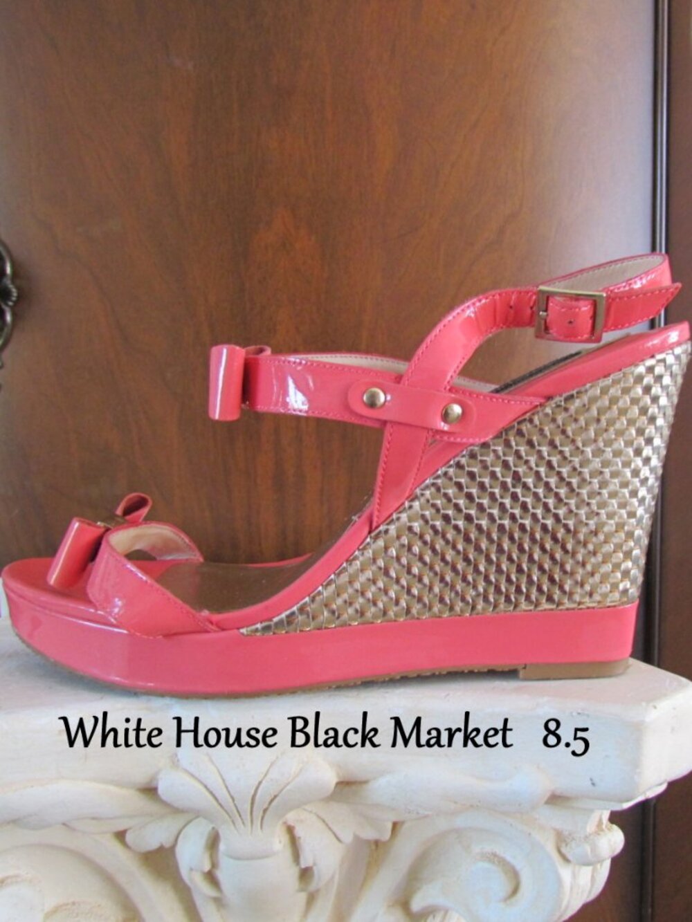 WHBM PINK SANDALS, 8.5, GLEAMING GOLDEN 4.5" HIGH WEDGES, BOW STRAPS, EXCELLENT!
